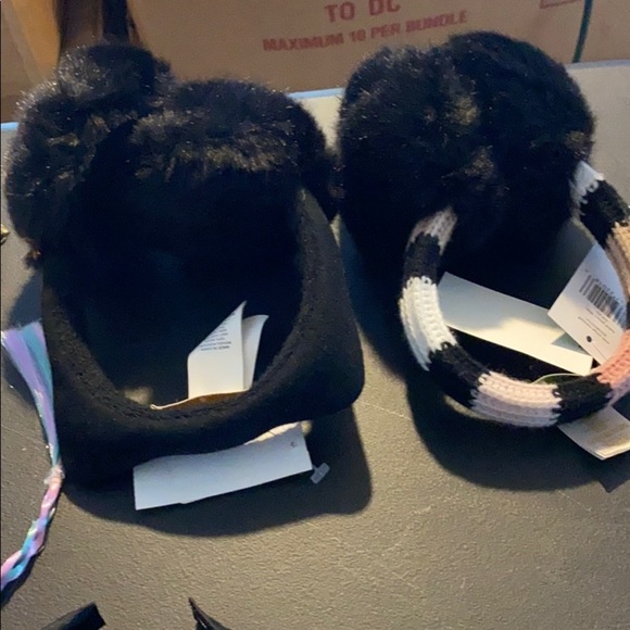 Assortment of headpieces - Picture 6 of 9